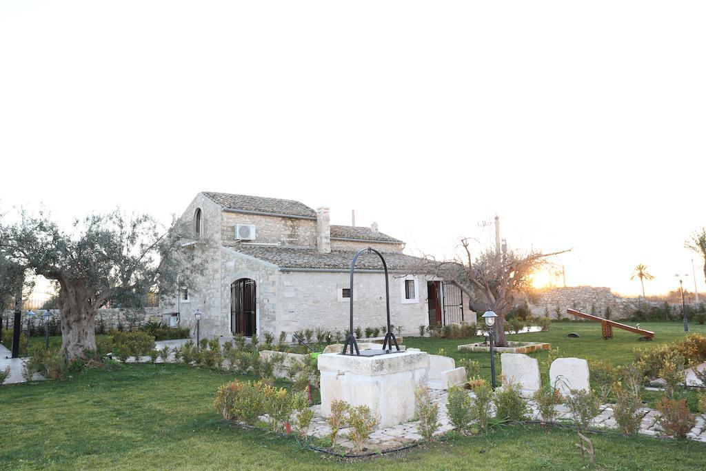 Serravalle Relais & Country Villa With Private Pool - Esclusive Use Chiaramonte Gulfi Room photo