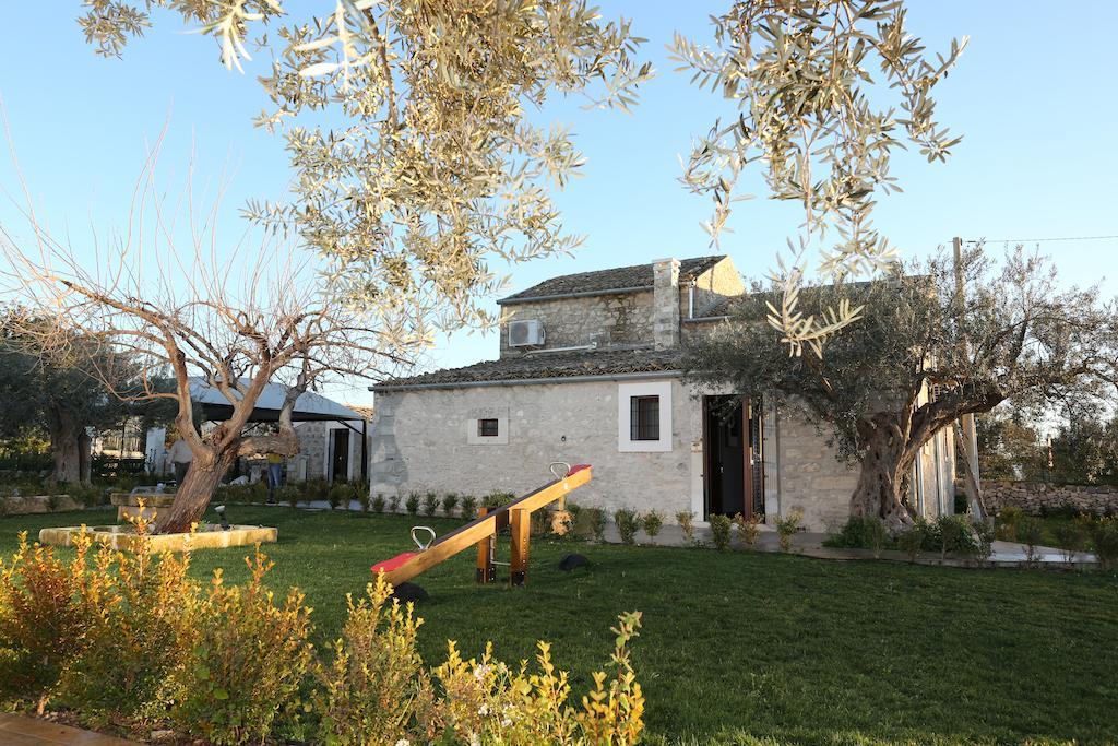 Serravalle Relais & Country Villa With Private Pool - Esclusive Use Chiaramonte Gulfi Room photo