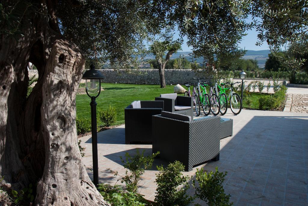 Serravalle Relais & Country Villa With Private Pool - Esclusive Use Chiaramonte Gulfi Room photo